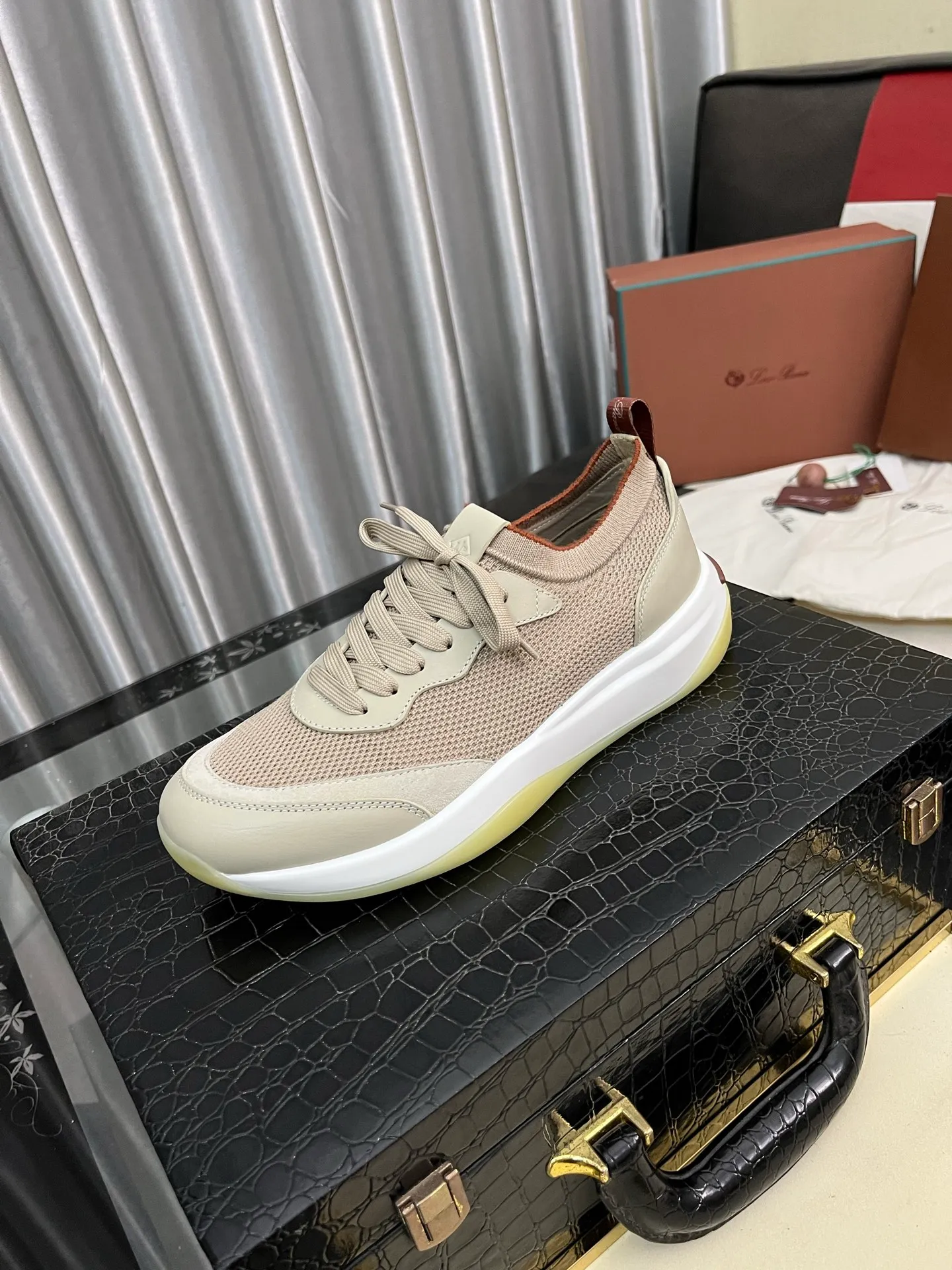 Men's men's shoes💰620⌚️⌚️Loro Piana - Loro Piana LP classic casual shoes, men's lace-up casual shoes and sneakers, high-quality lightweight and comfortable fabrics, suitable for outdoor leisure, the color is young and energetic, the upper is imported deerskin from Italy, it is great with sportswear or casual suits! Code number: 38-446️⃣Colors available